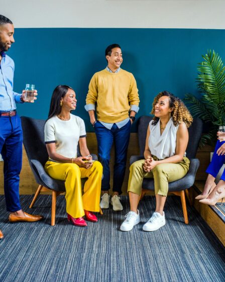 Rzucanie siekierami i inne sposoby na emocje w grupie.