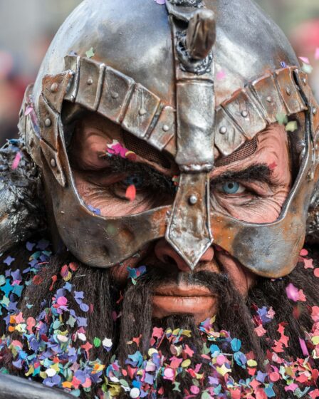 Rzucanie siekierami Kraków – atrakcje na firmowe imprezy.