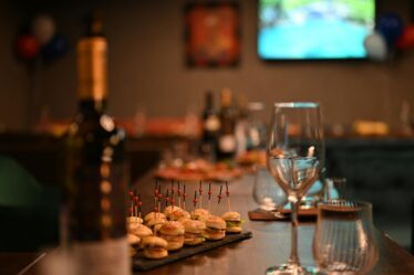 nowe znajomości na imprezie