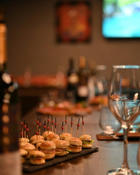 nowe znajomości na imprezie